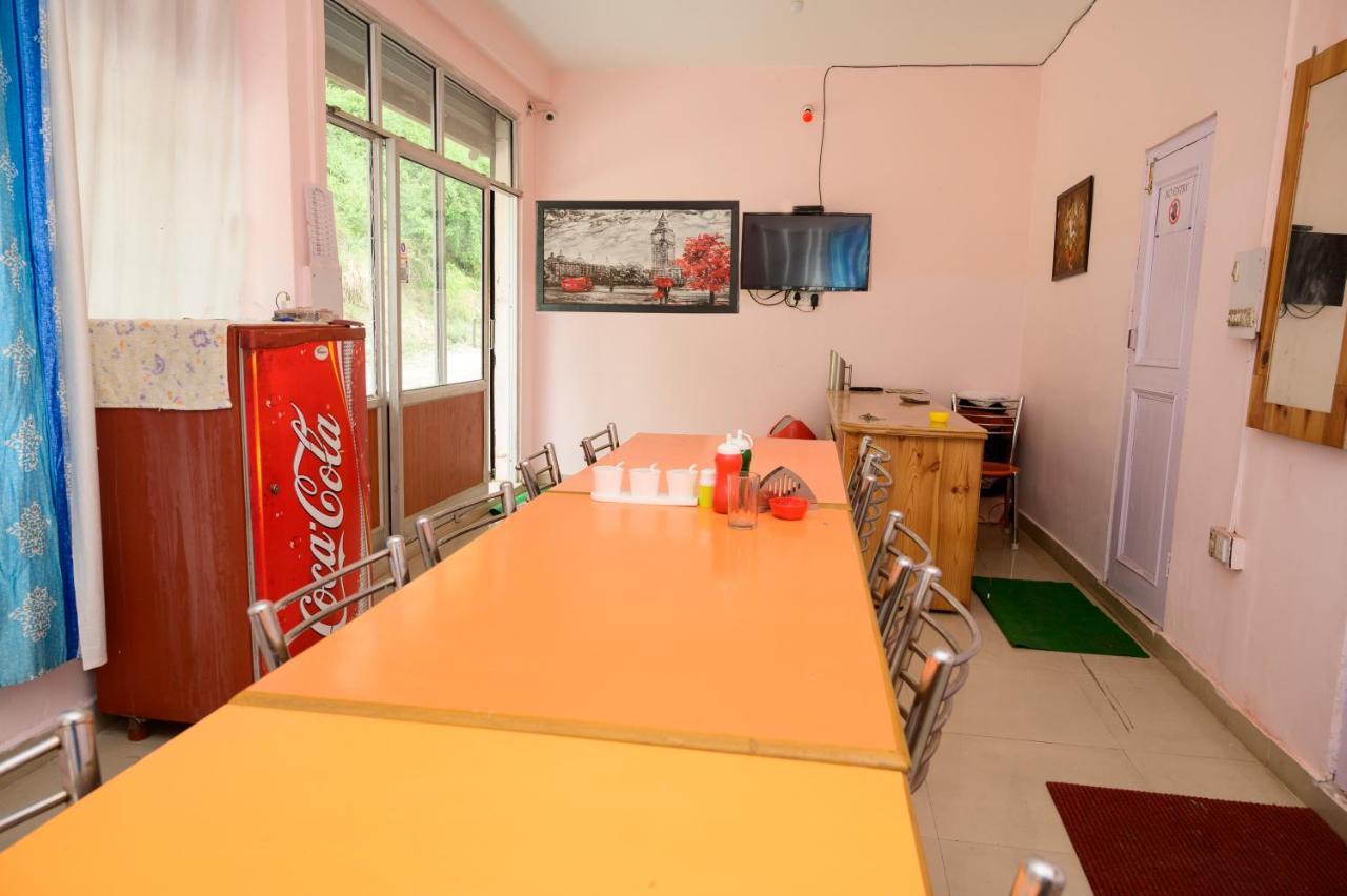 Snow Oak Guest House Kasol Esterno foto